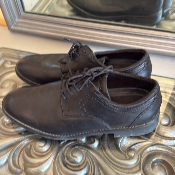 Rockport men’s 8 black dress shoes - Picture 4 of 9